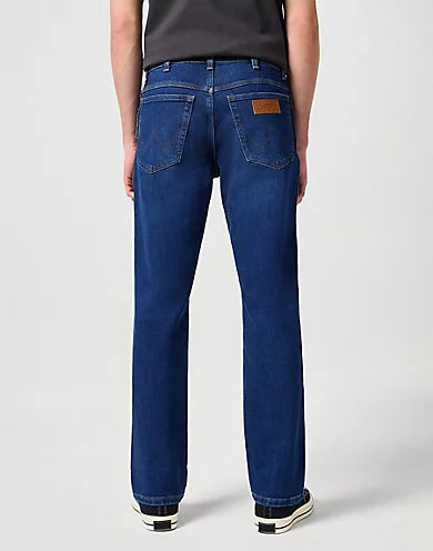 Wrangler TEXAS STRETCH Herren Jeans Regular Fit inkl. Gürtel (W34/L32, Stonewash Wrangler TEXAS STRETCH Herren Jeans Regular Fit inkl. Gürtel (W34/L32, Stonewash