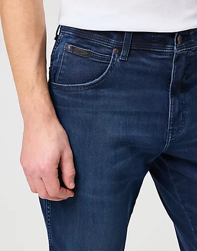 WRANGLER TEXAS ARM STRONG - DARK WASH
