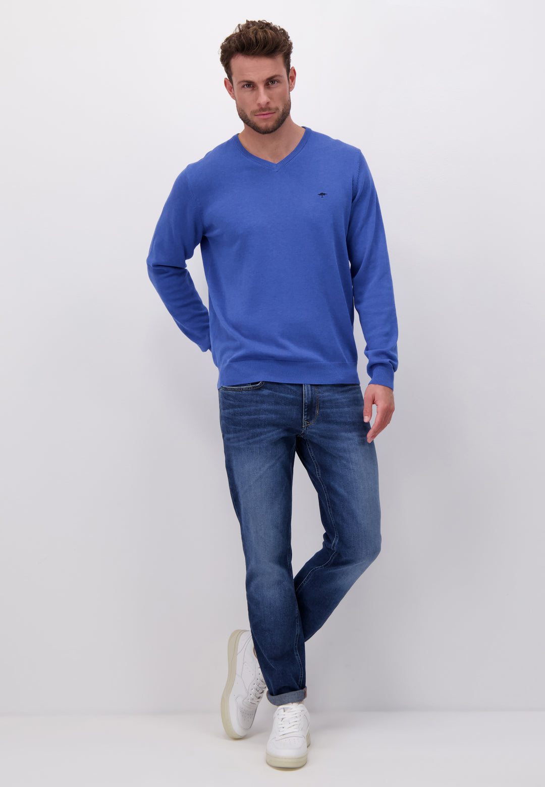 FYNCH HATTON V-NECK KNITWEAR - AZURE