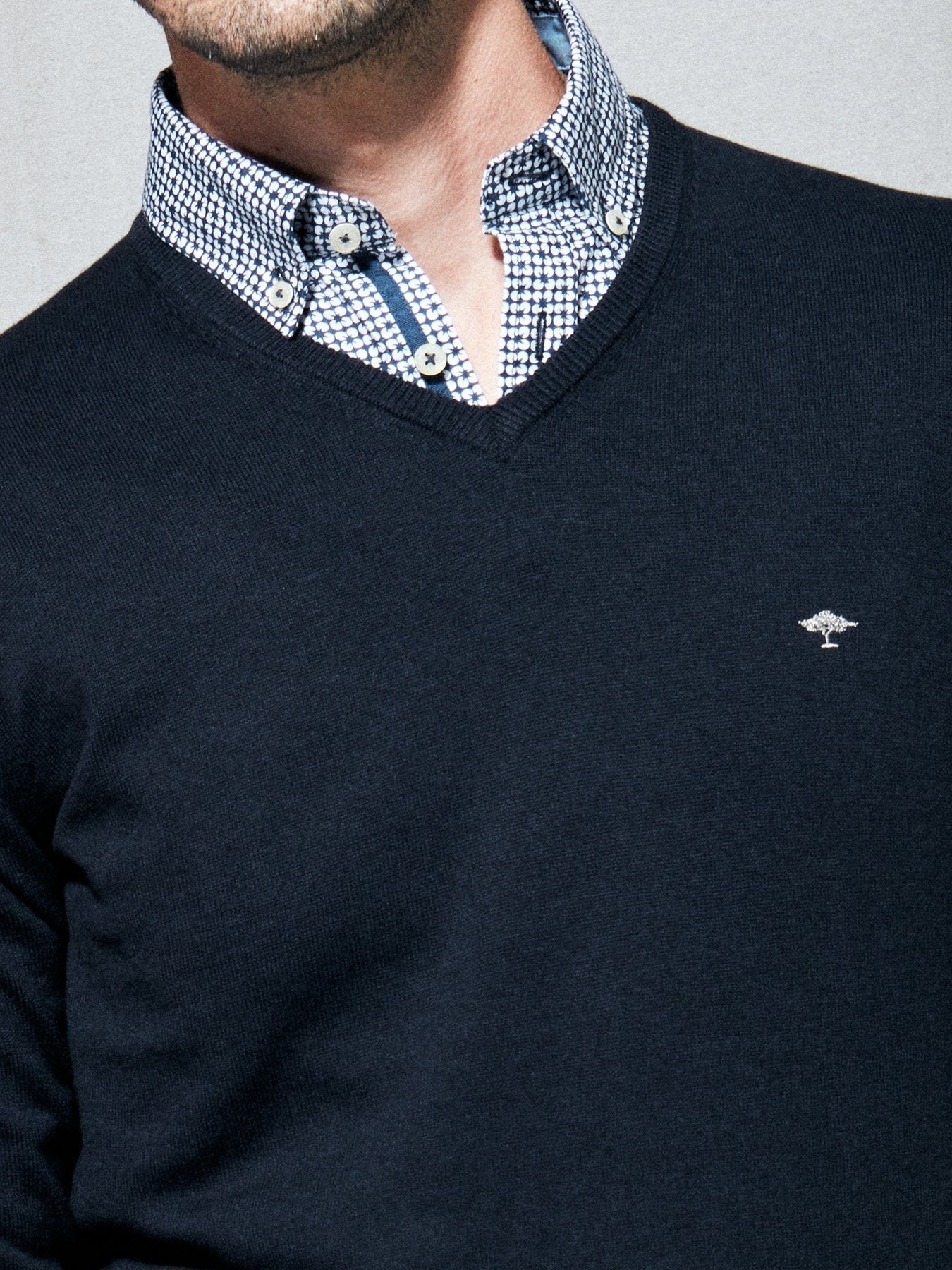 FYNCH HATTON V-NECK KNITWEAR - NAVY (1312211)