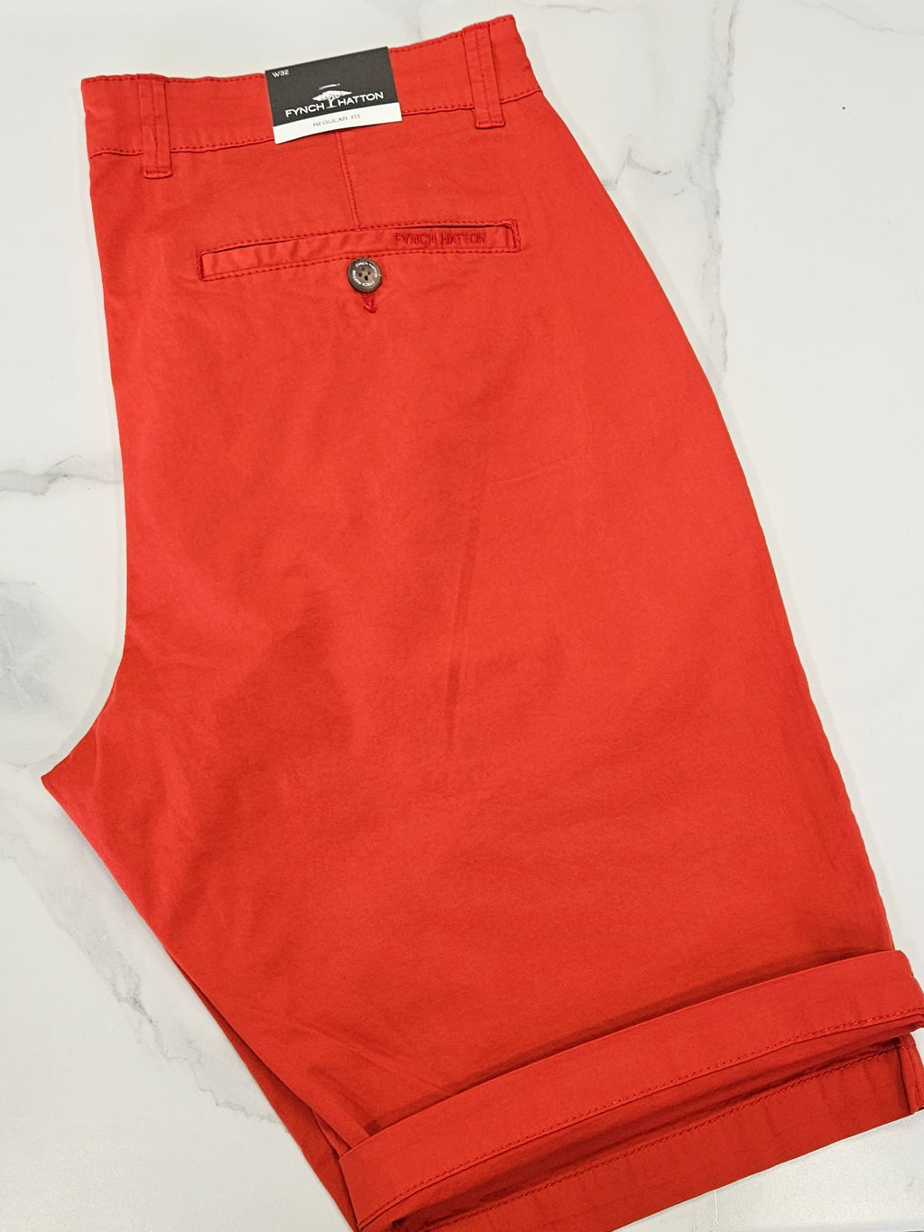 FYNCH HATTON CHINO SHORTS   - RED