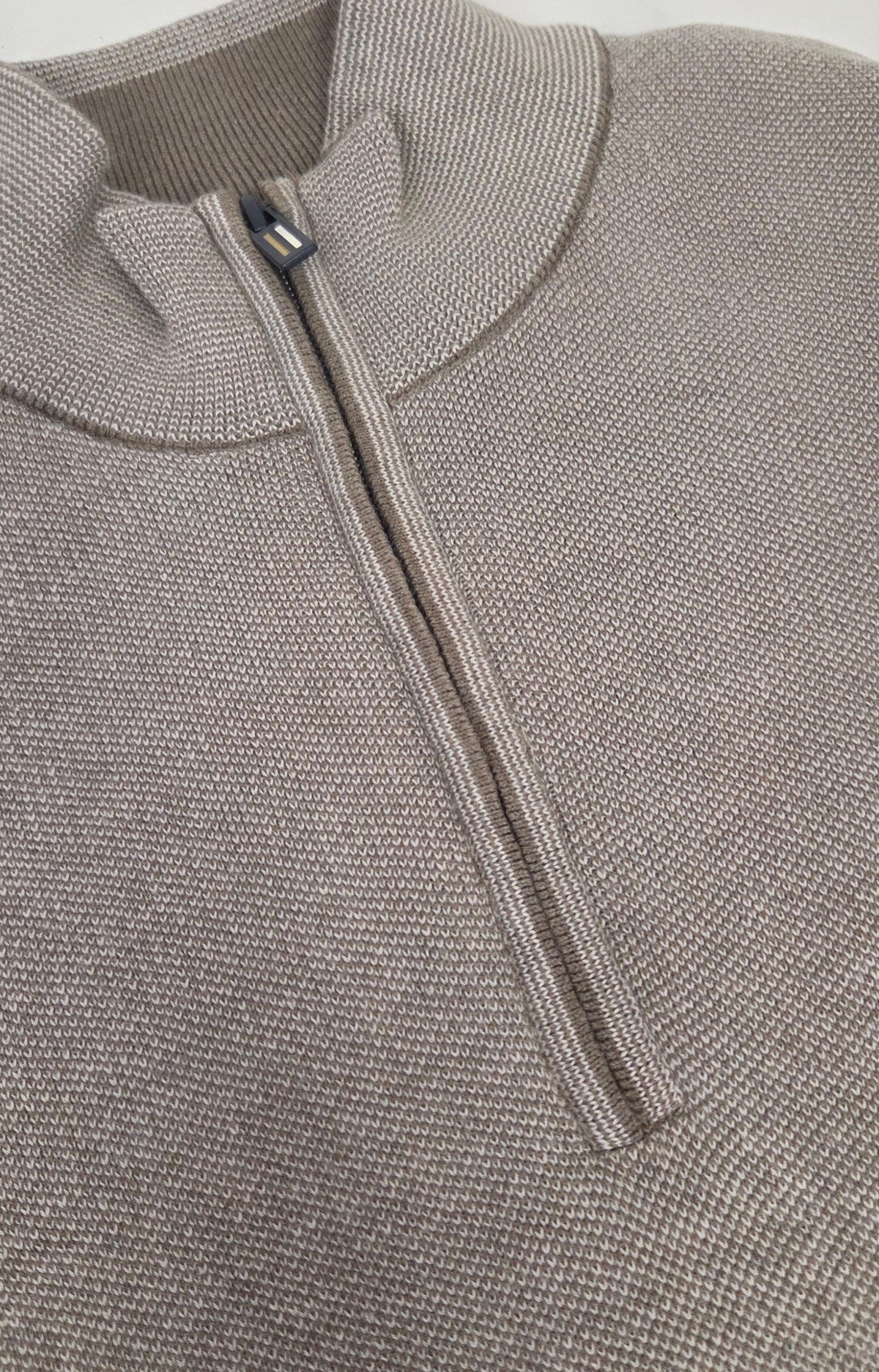 BAILEYS 1/4 ZIP KNIT (628409/985) - BEIGE