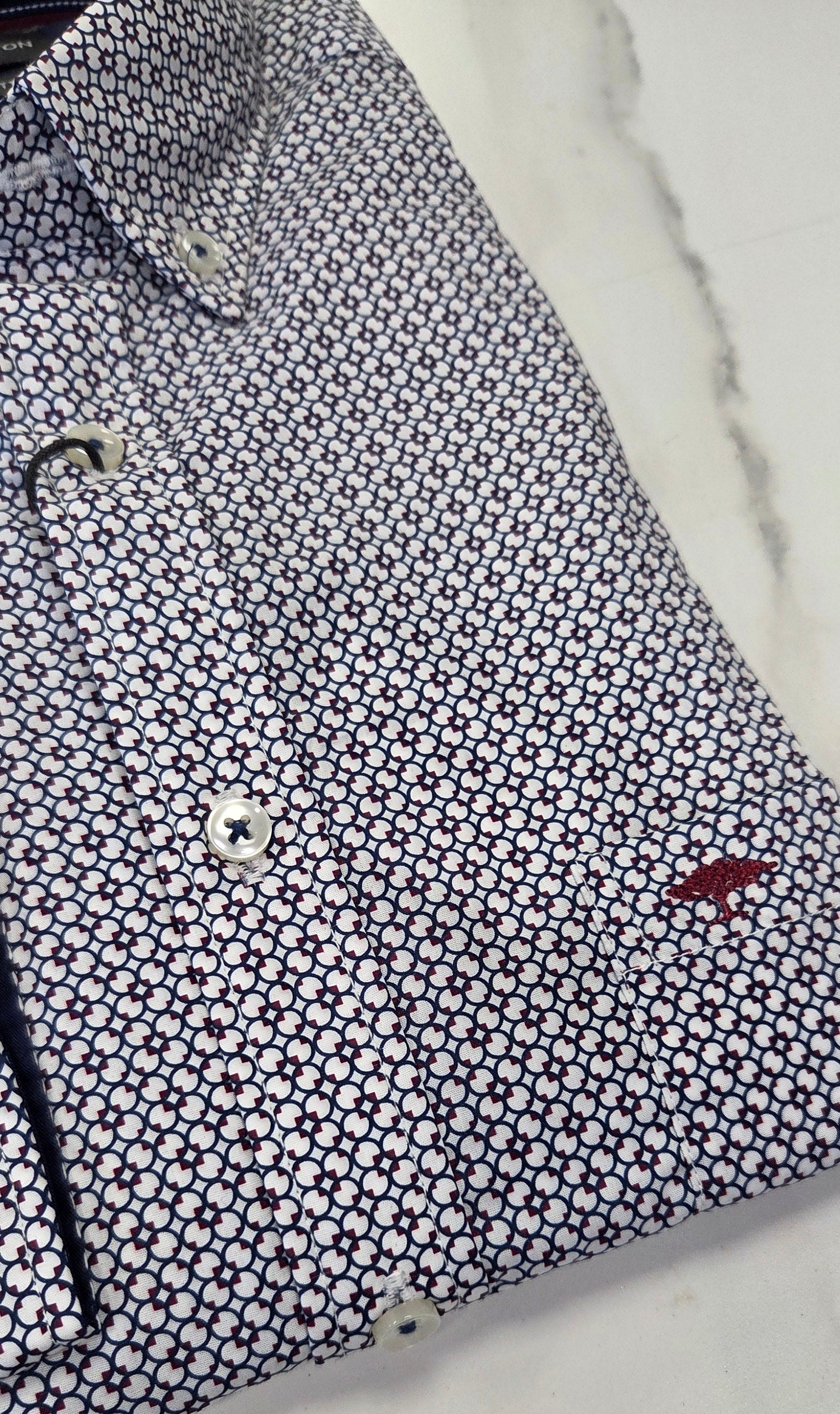 FYNCH HATTON GEOMETRIC PRINT L/S SHIRT - WHITE/WINE