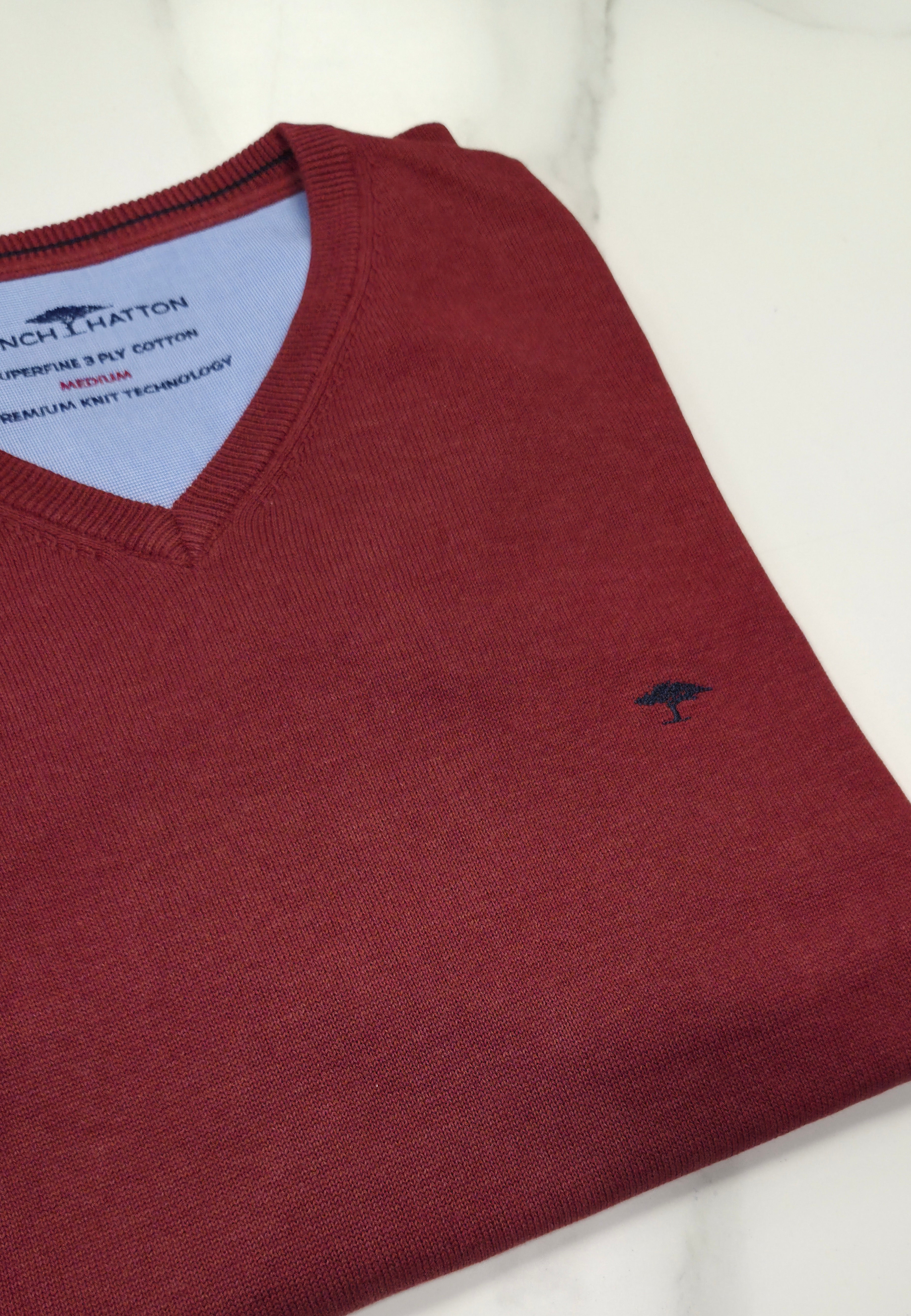 FYNCH HATTON SUPERFINE V-NECK KNITWEAR - RED