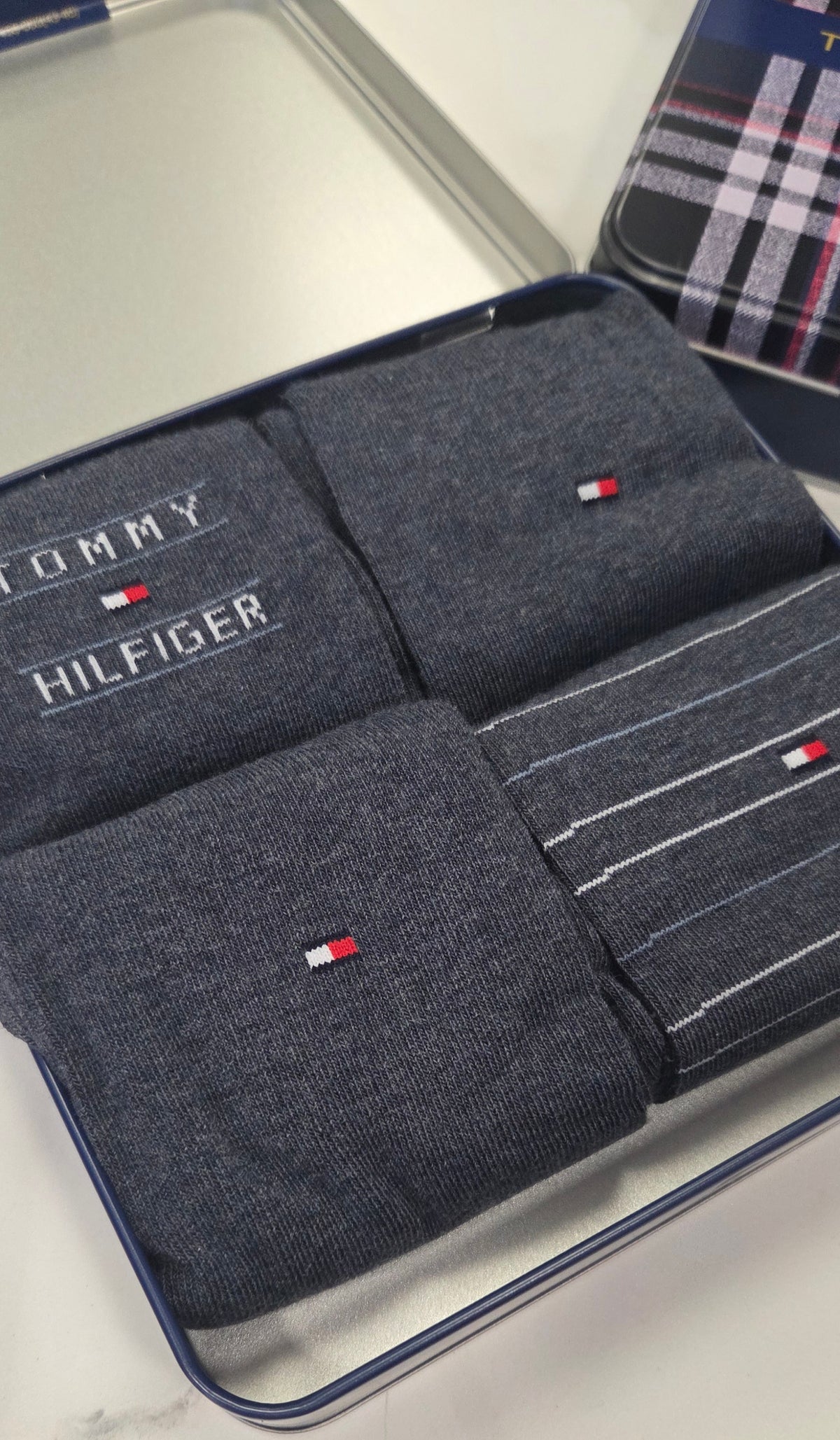 TOMMY HILFIGER 4 PACK GIFT TIN - DENIM