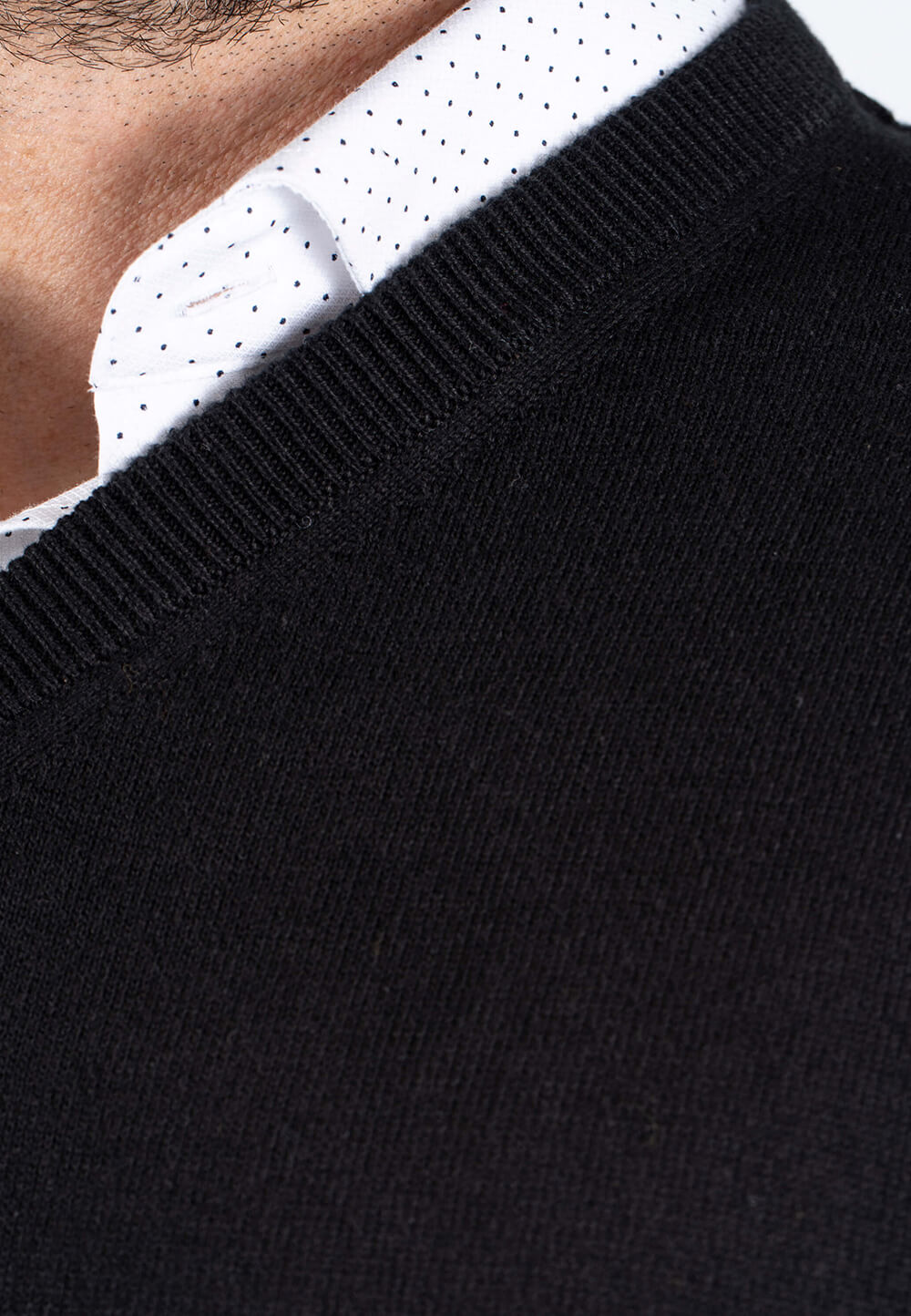 PRE END MALCOM V NECK KNITWEAR - BLACK
