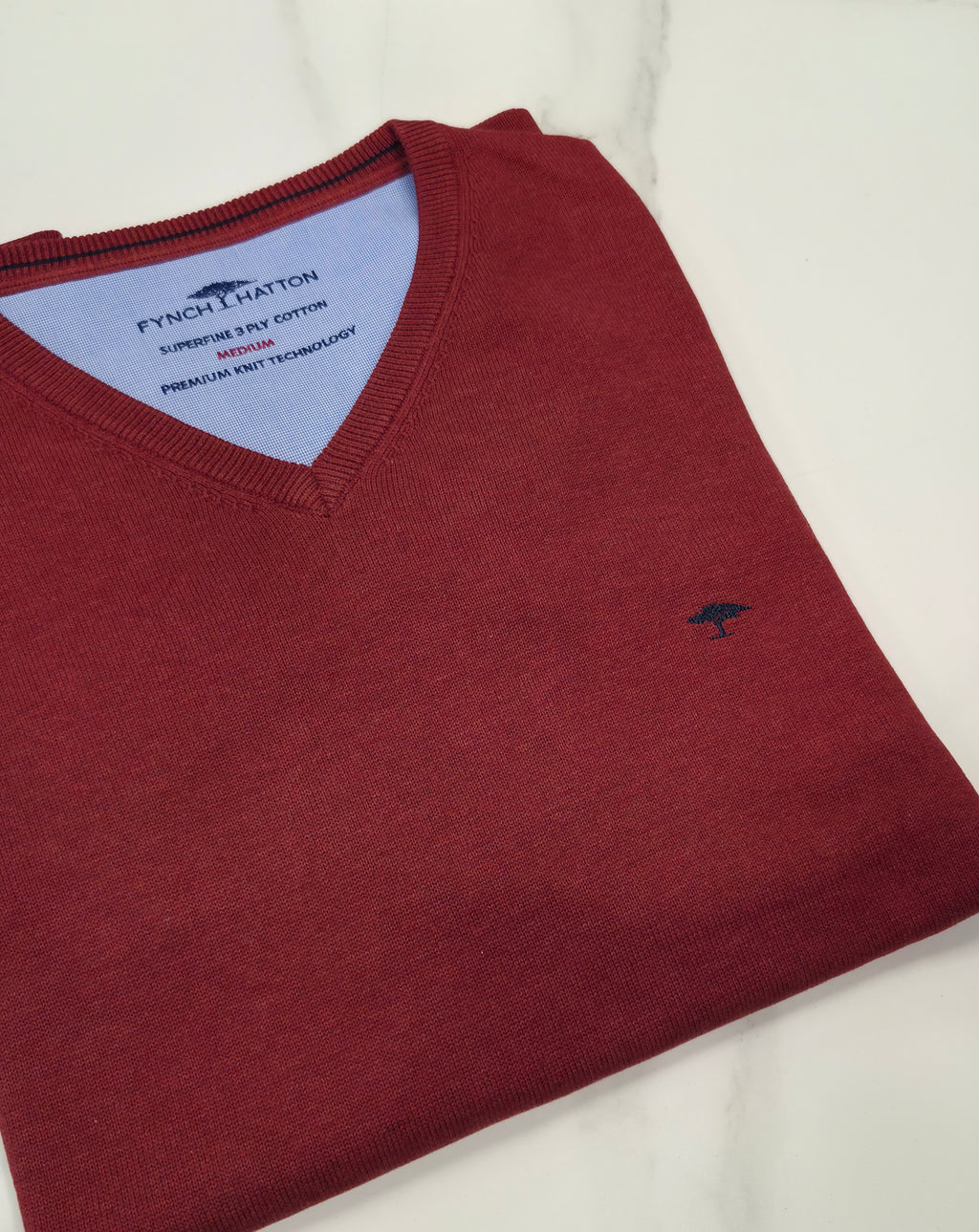 FYNCH HATTON SUPERFINE V-NECK KNITWEAR - RED