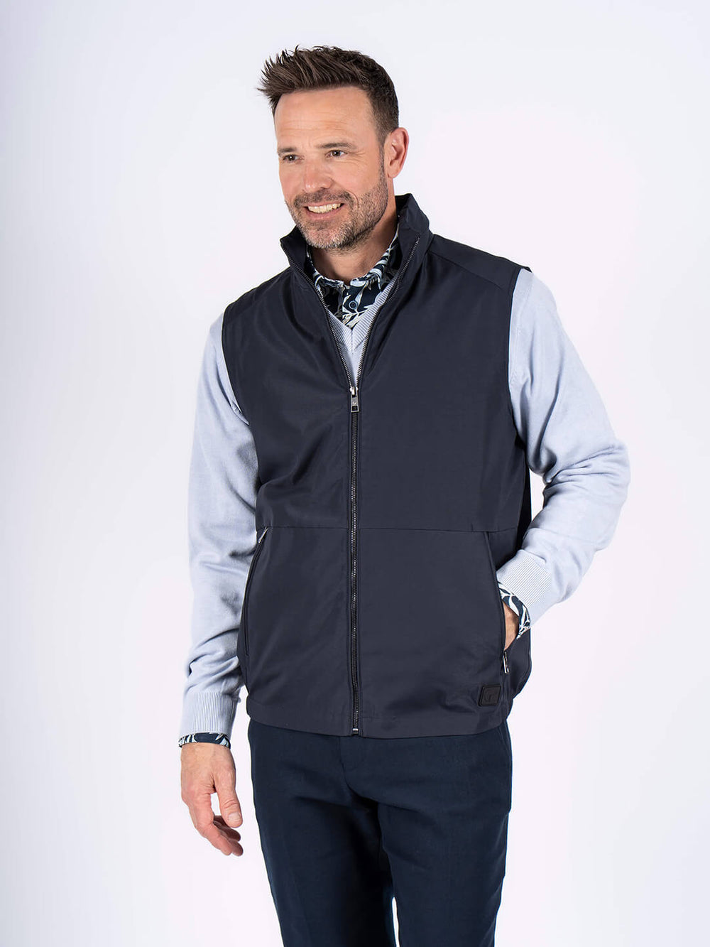 PRE END TRAVIS LIGHTWEIGHT SLEEVELESS JACKET - NAVY
